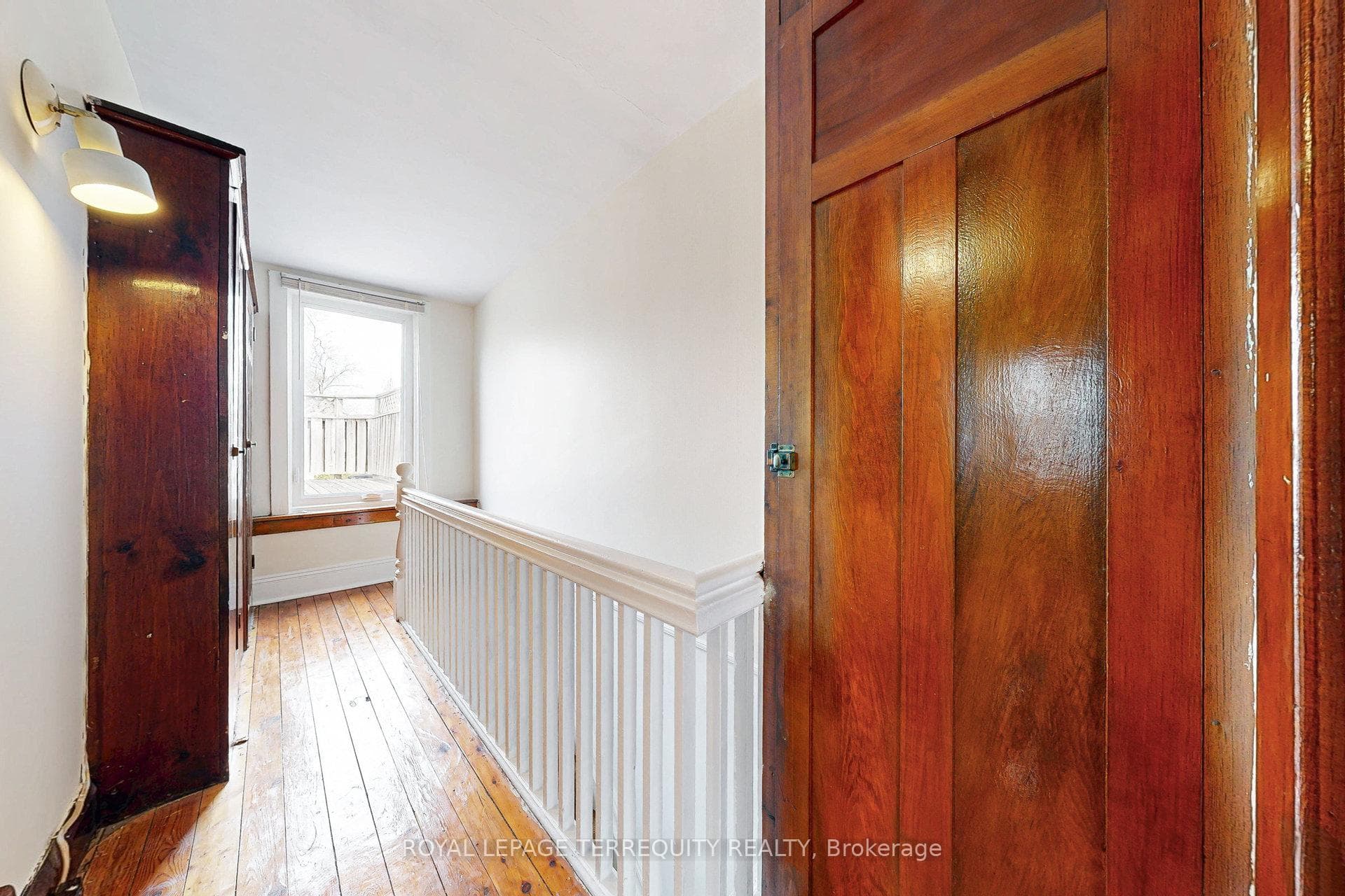 40 Strathcona Avenue photo 20