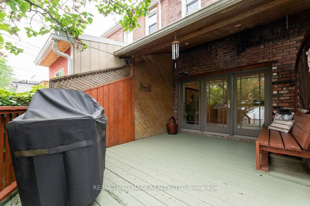 695 Carlaw Avenue photo 39
