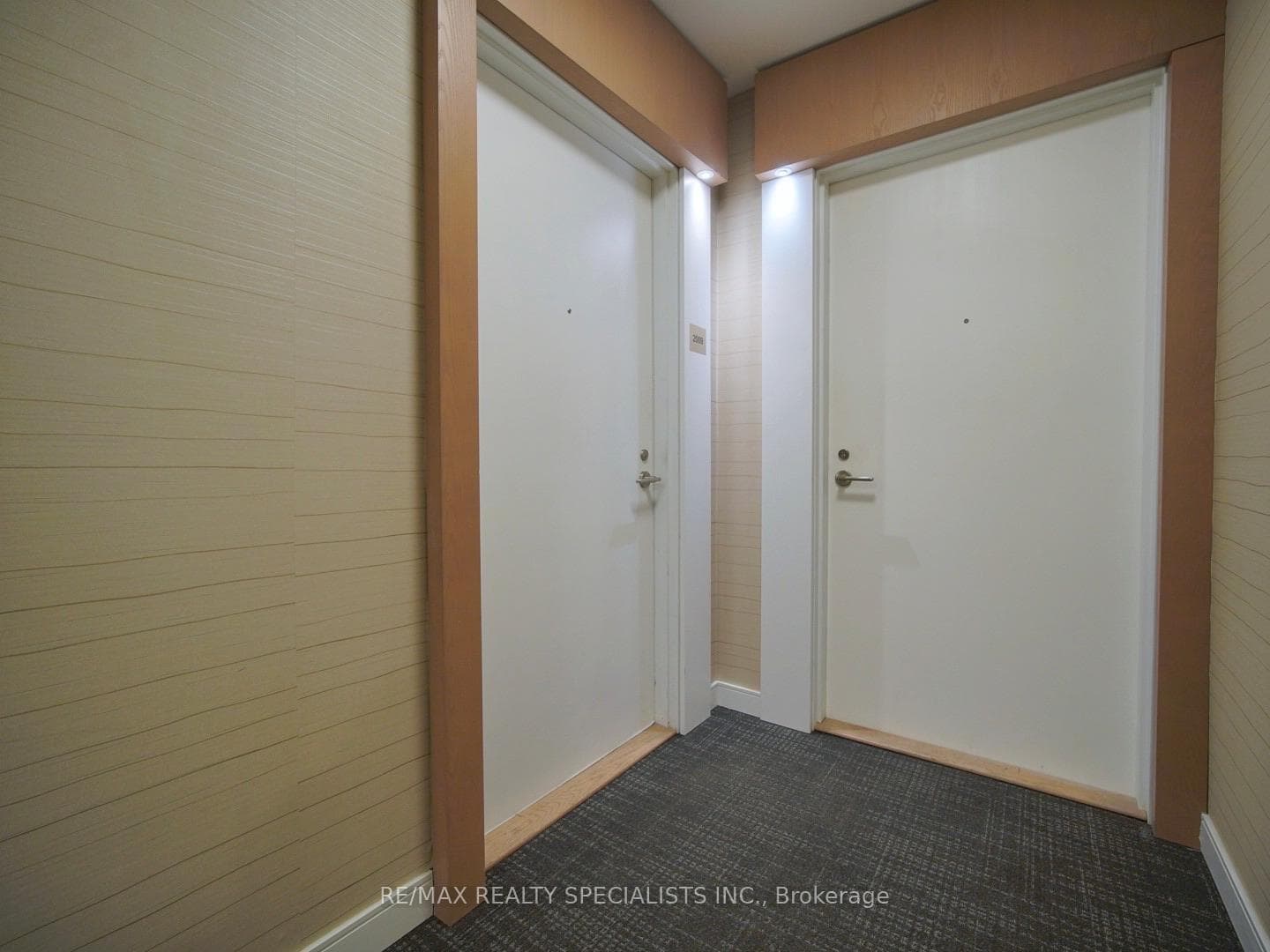 70 Annie Craig Drive Unit 2009 photo 3