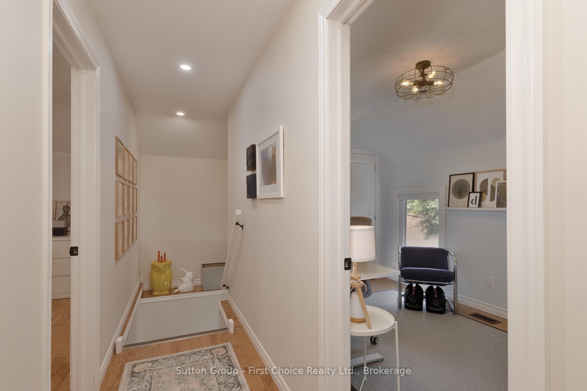 293 Wellington Street photo 26