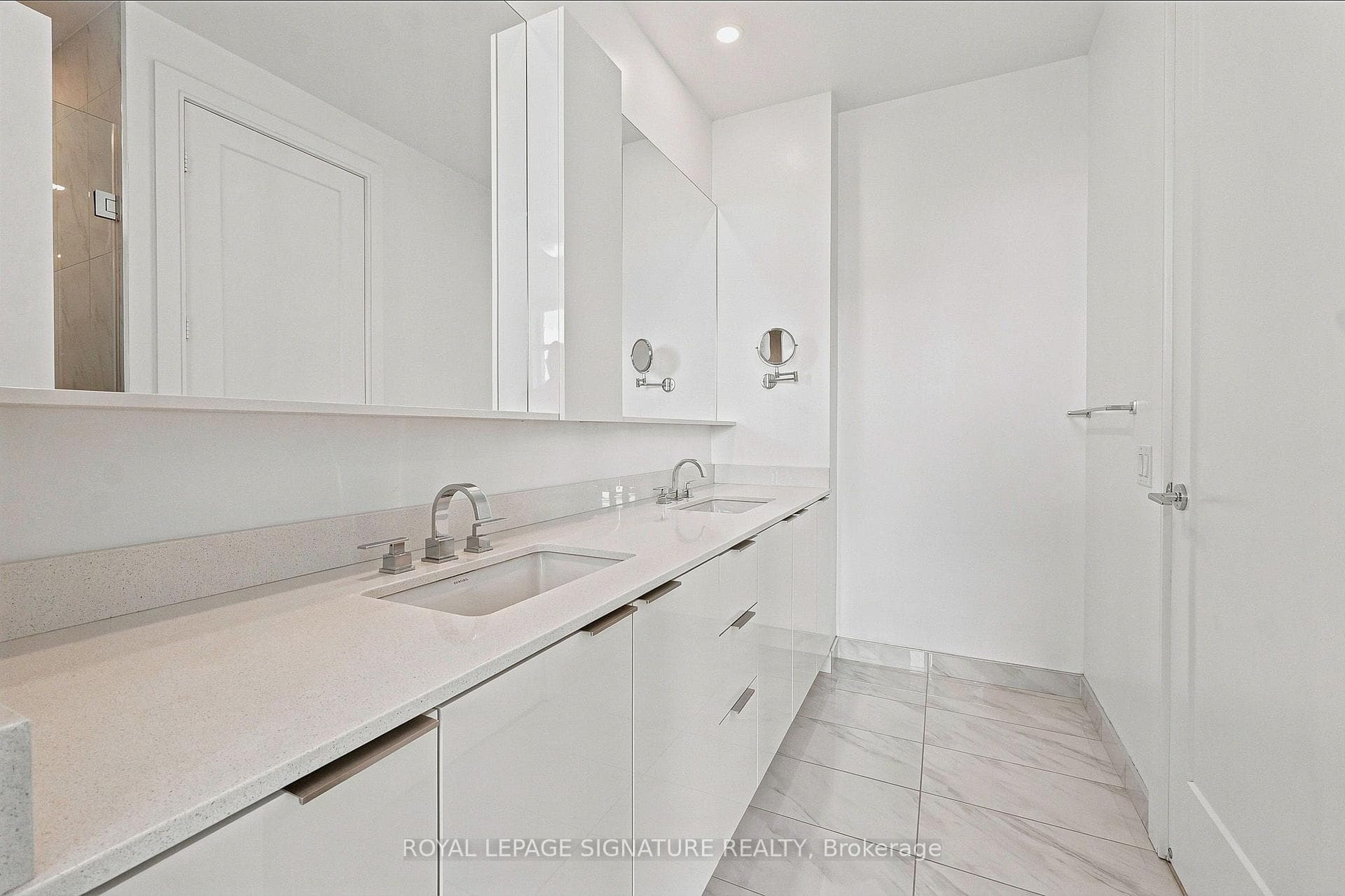 70 Annie Craig Drive Unit LPH 1 photo 20