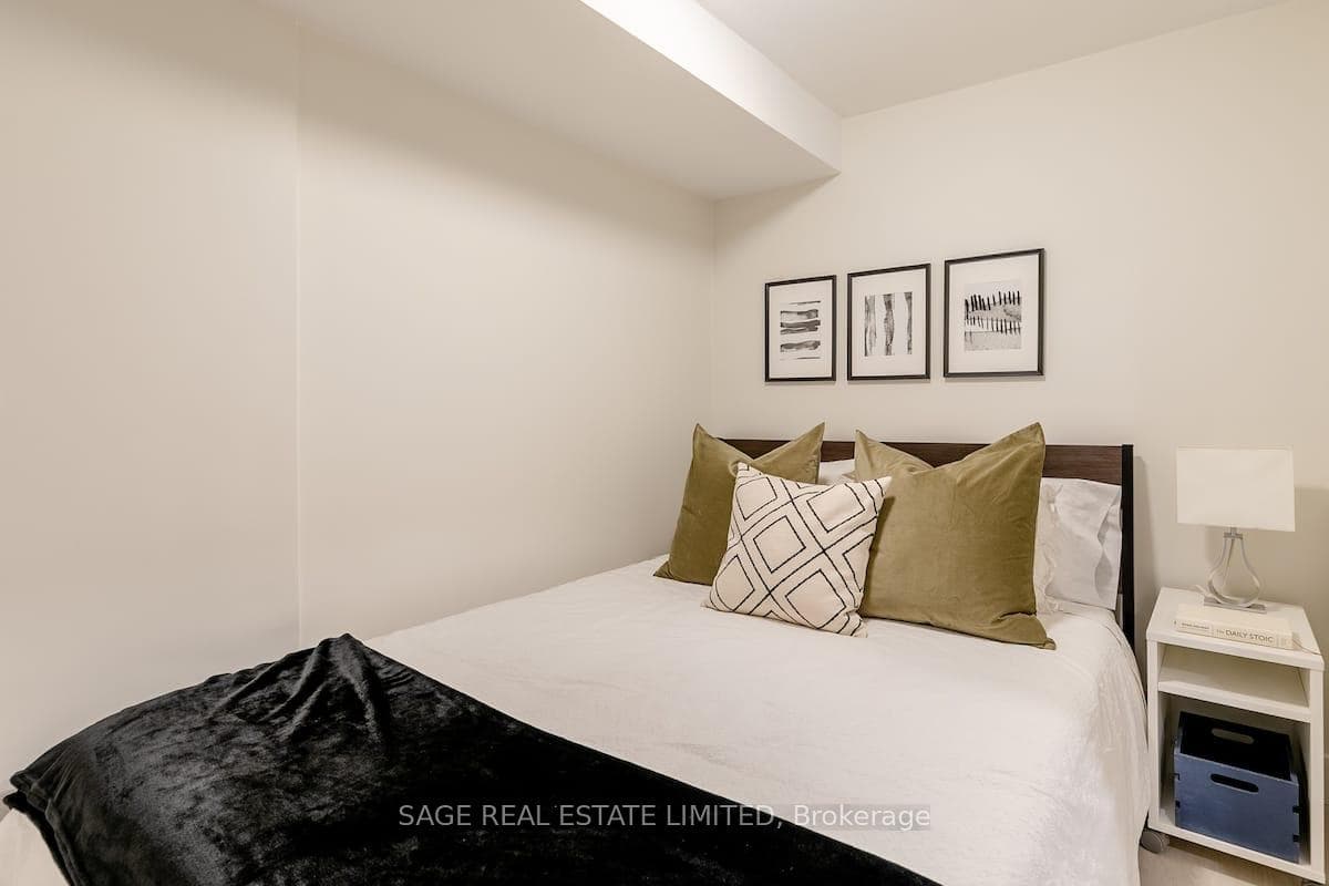 296 Ossington Avenue photo 37