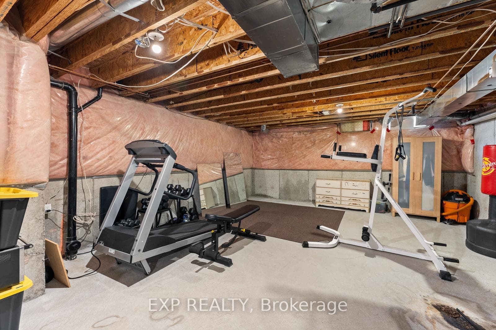 46 Waterbury Street photo 32