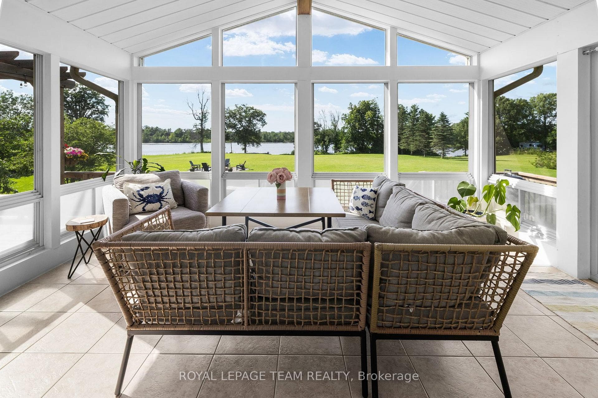 1683 River Road photo 20