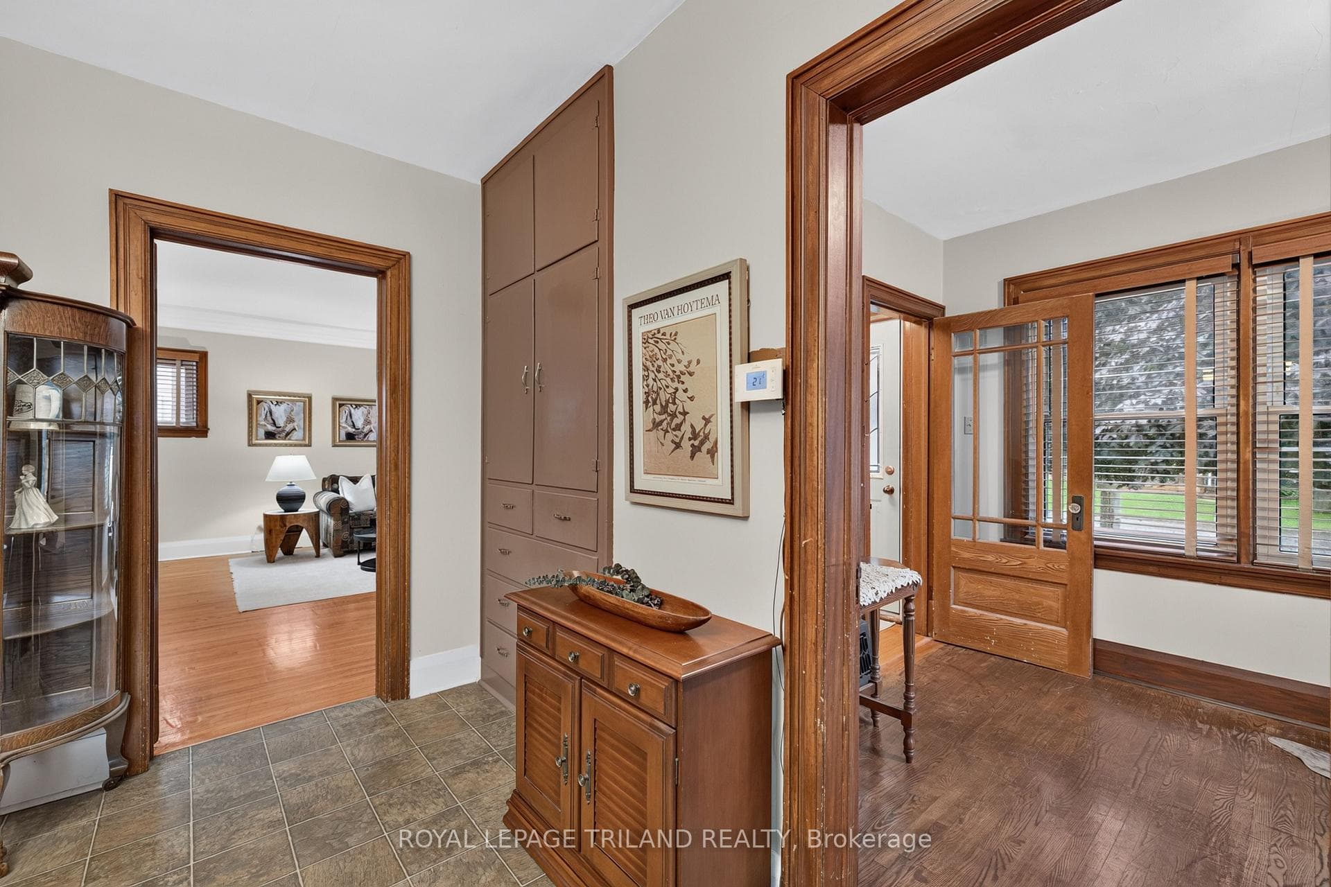 11 Maple Street photo 18