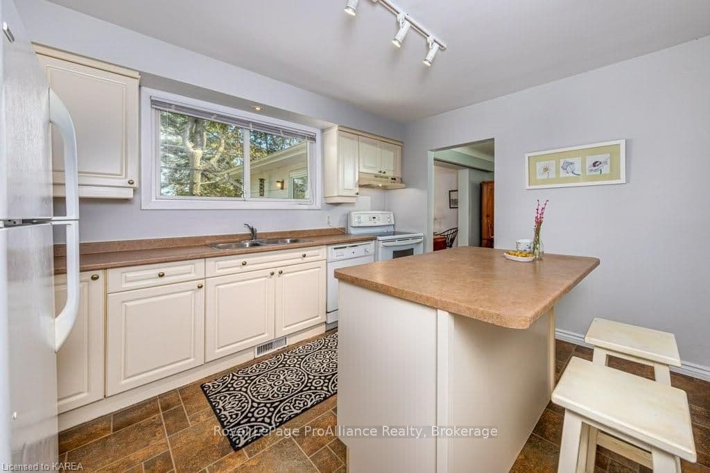 428 PARKVIEW Drive photo 10