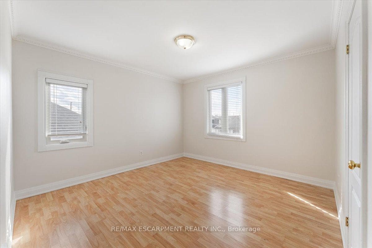 370 Paling Avenue photo 25