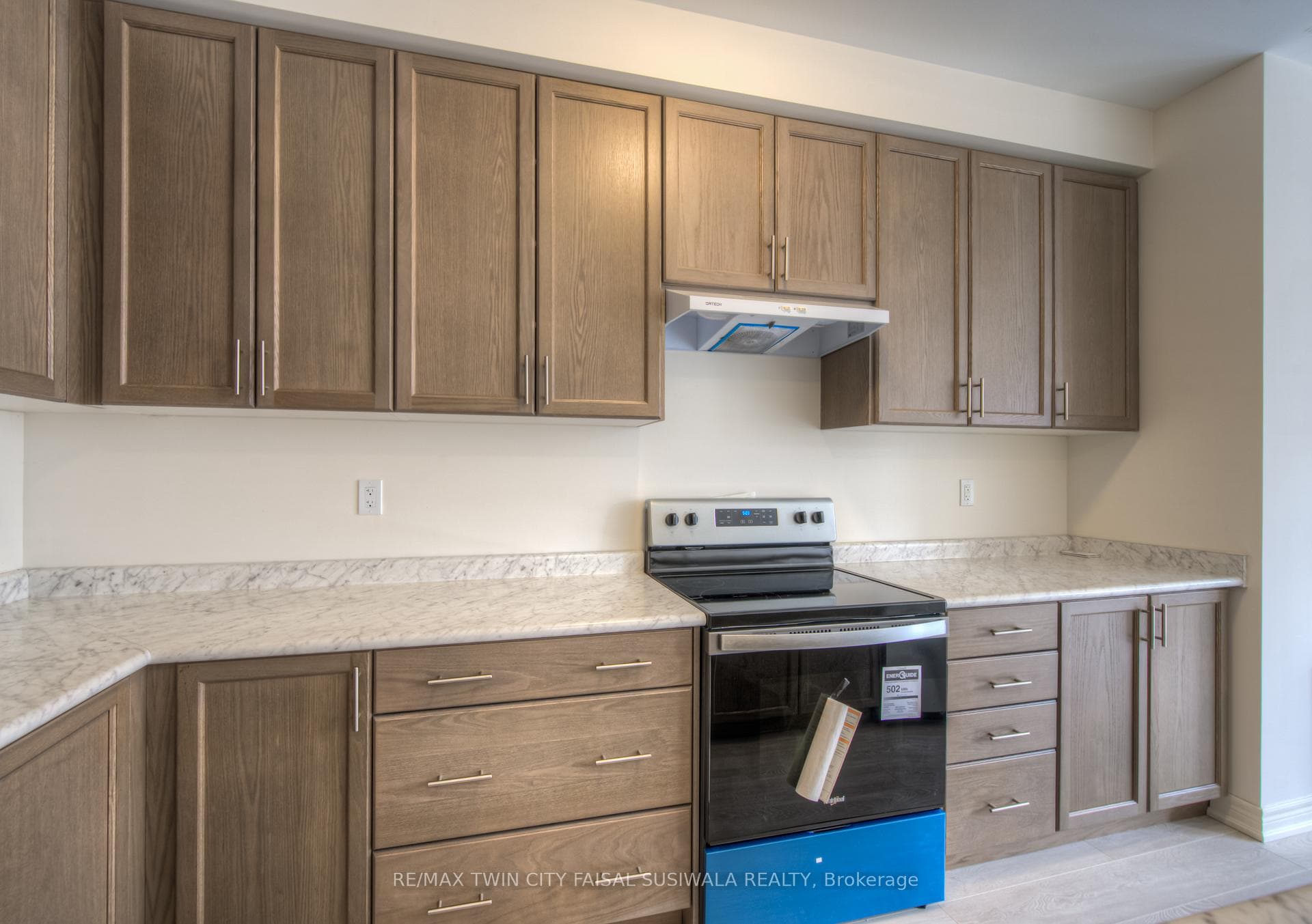 84 Gledhill Crescent photo 9