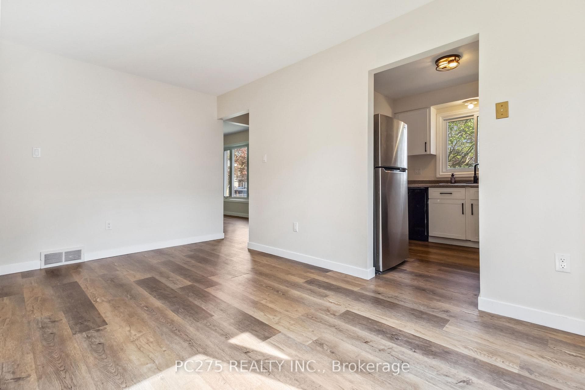 107 Inverary Crescent photo 26