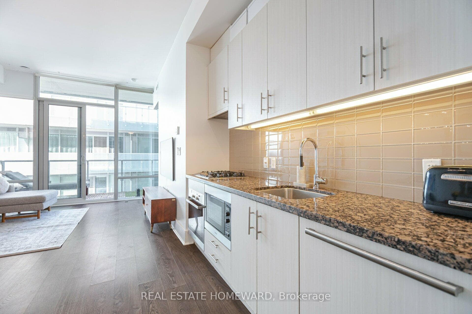 29 Queens Quay Unit 902 photo 12