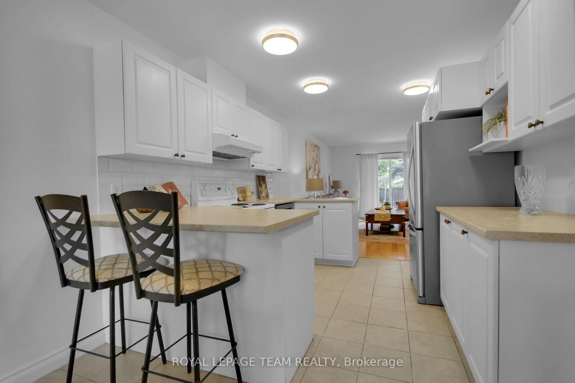9 Weaver Crescent photo 12