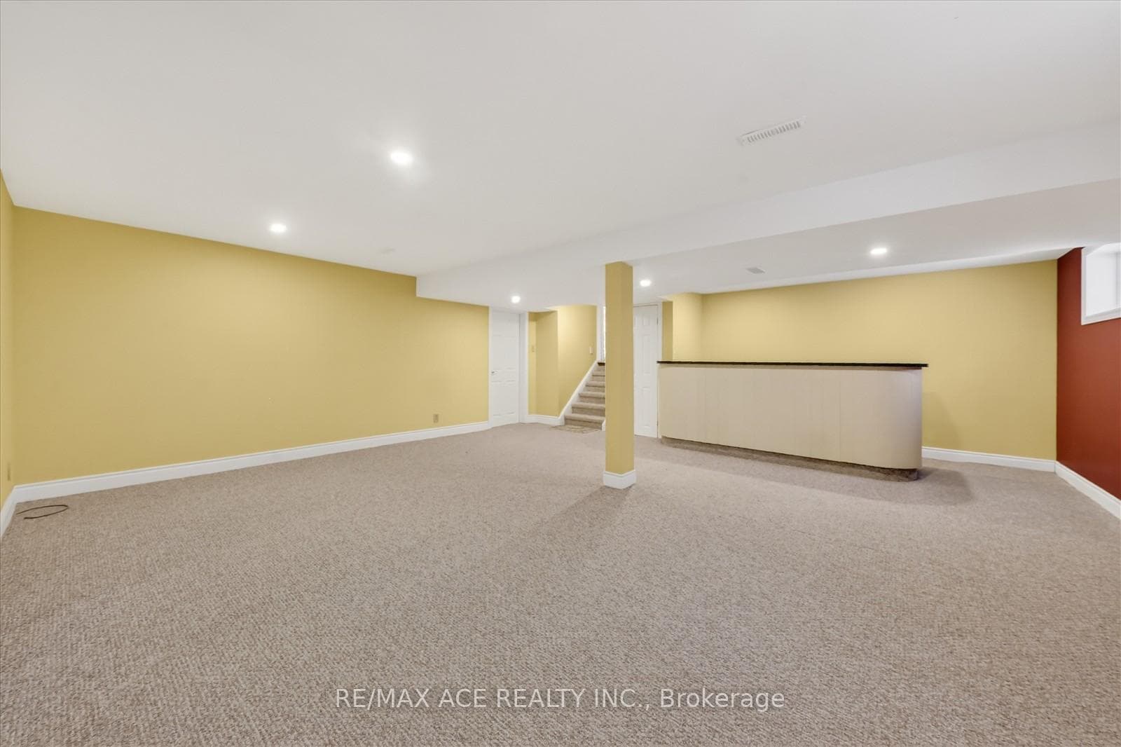 1719 Valentine Gardens photo 34