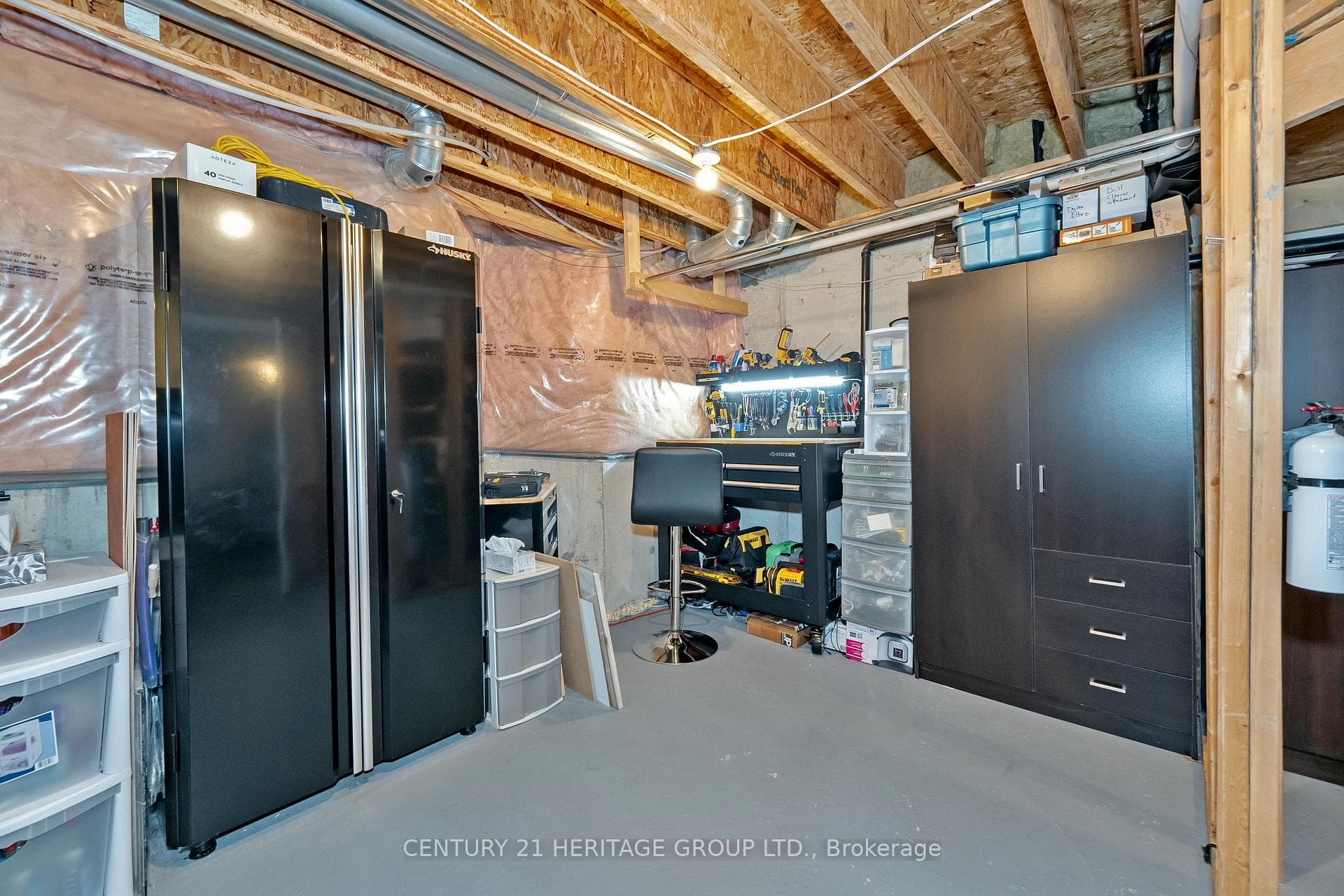 389 Bantry Avenue photo 34