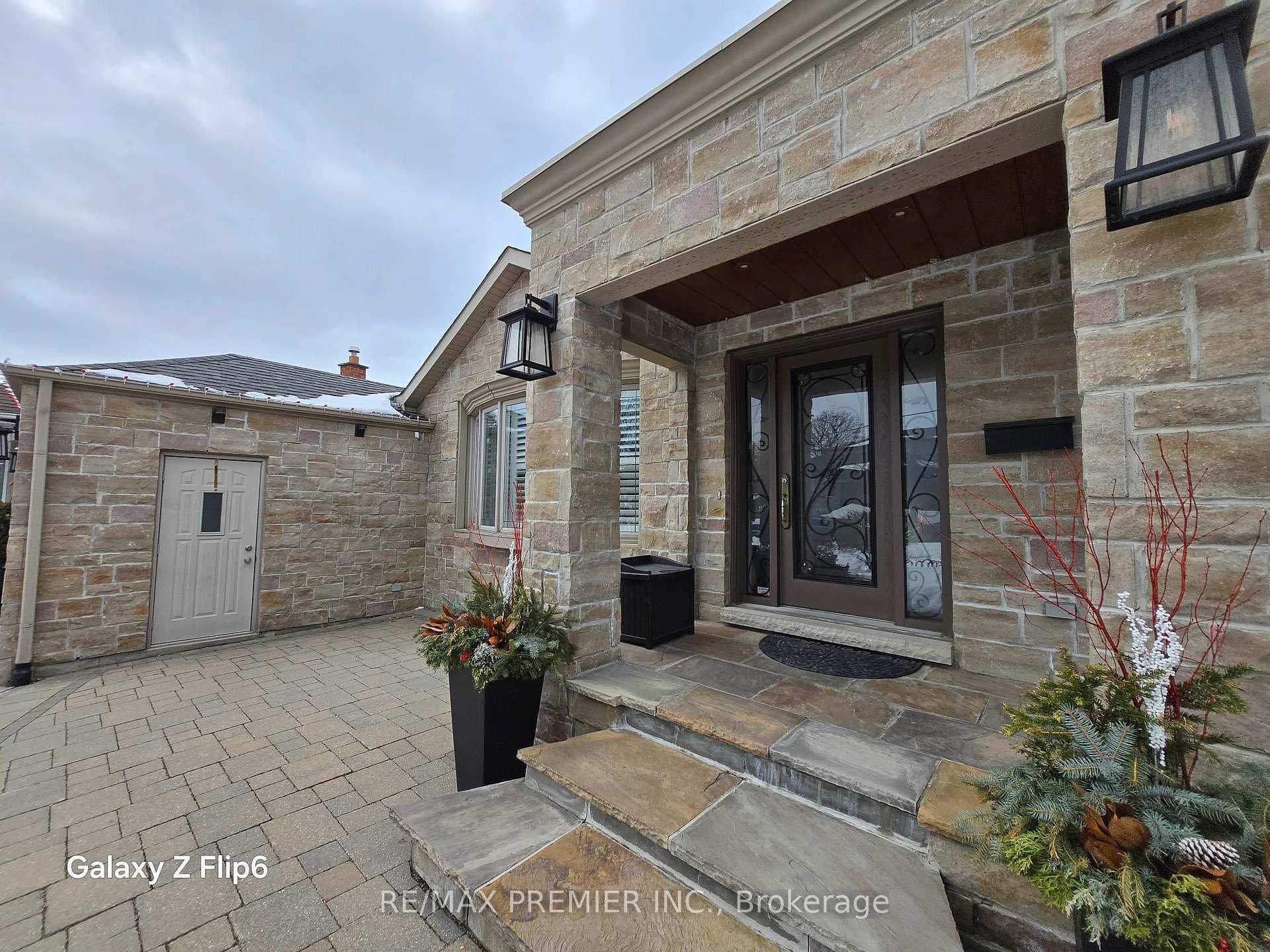 50 Garside Crescent photo 9