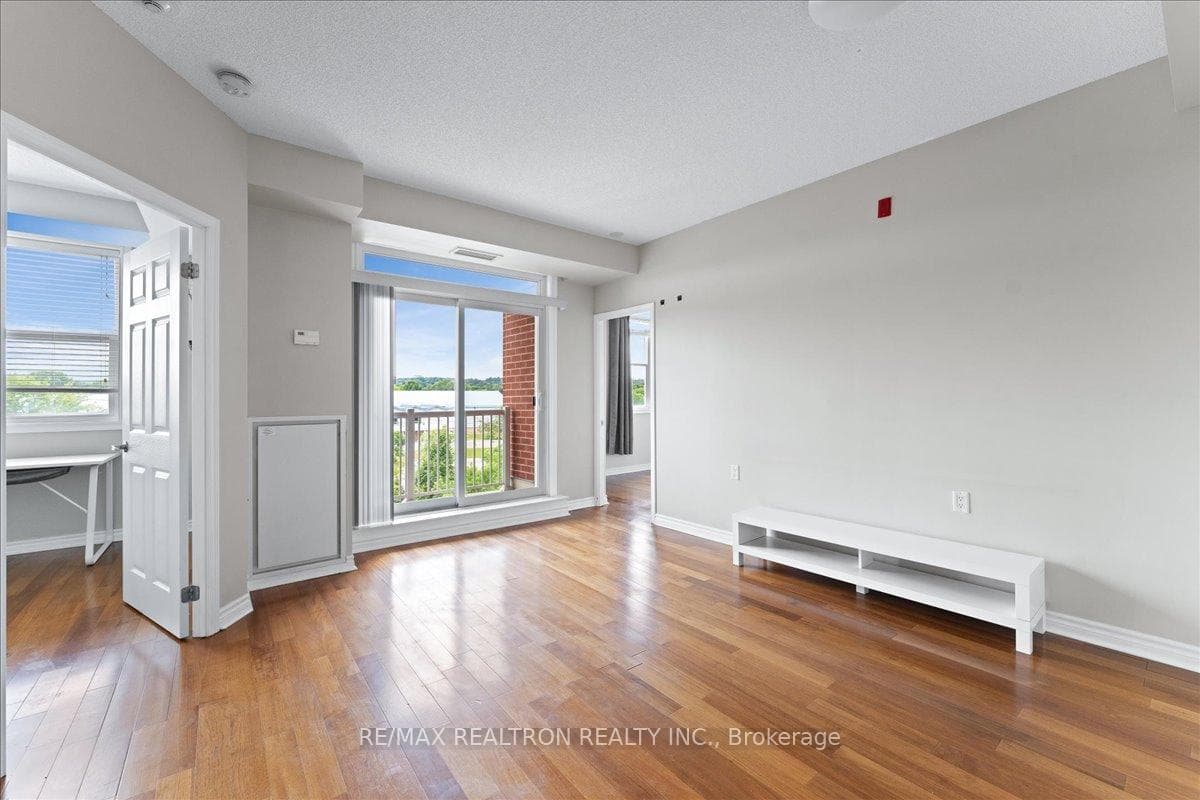 15450 Yonge Street Unit 304 photo 11