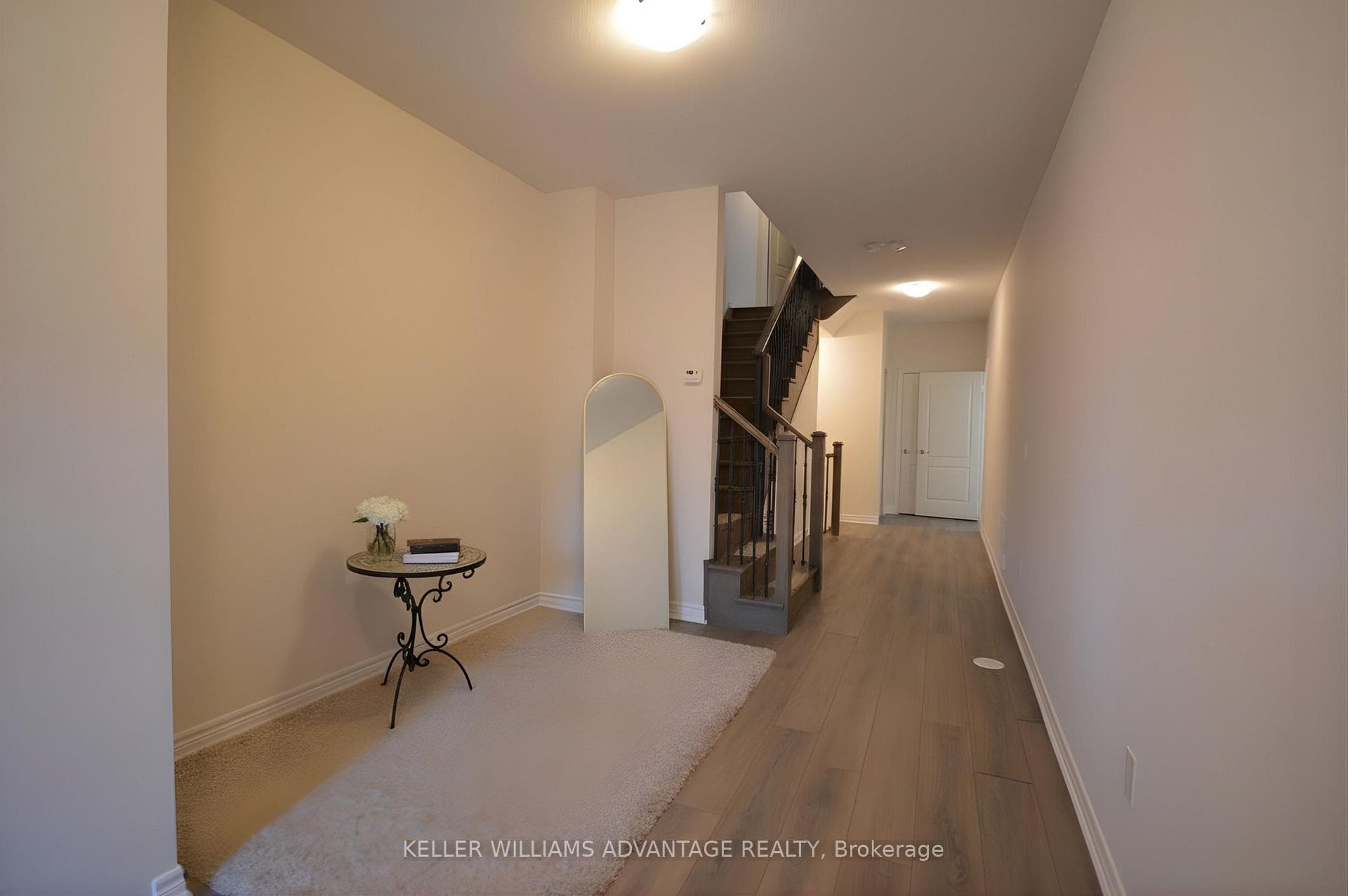 466 Silver Maple Road photo 4