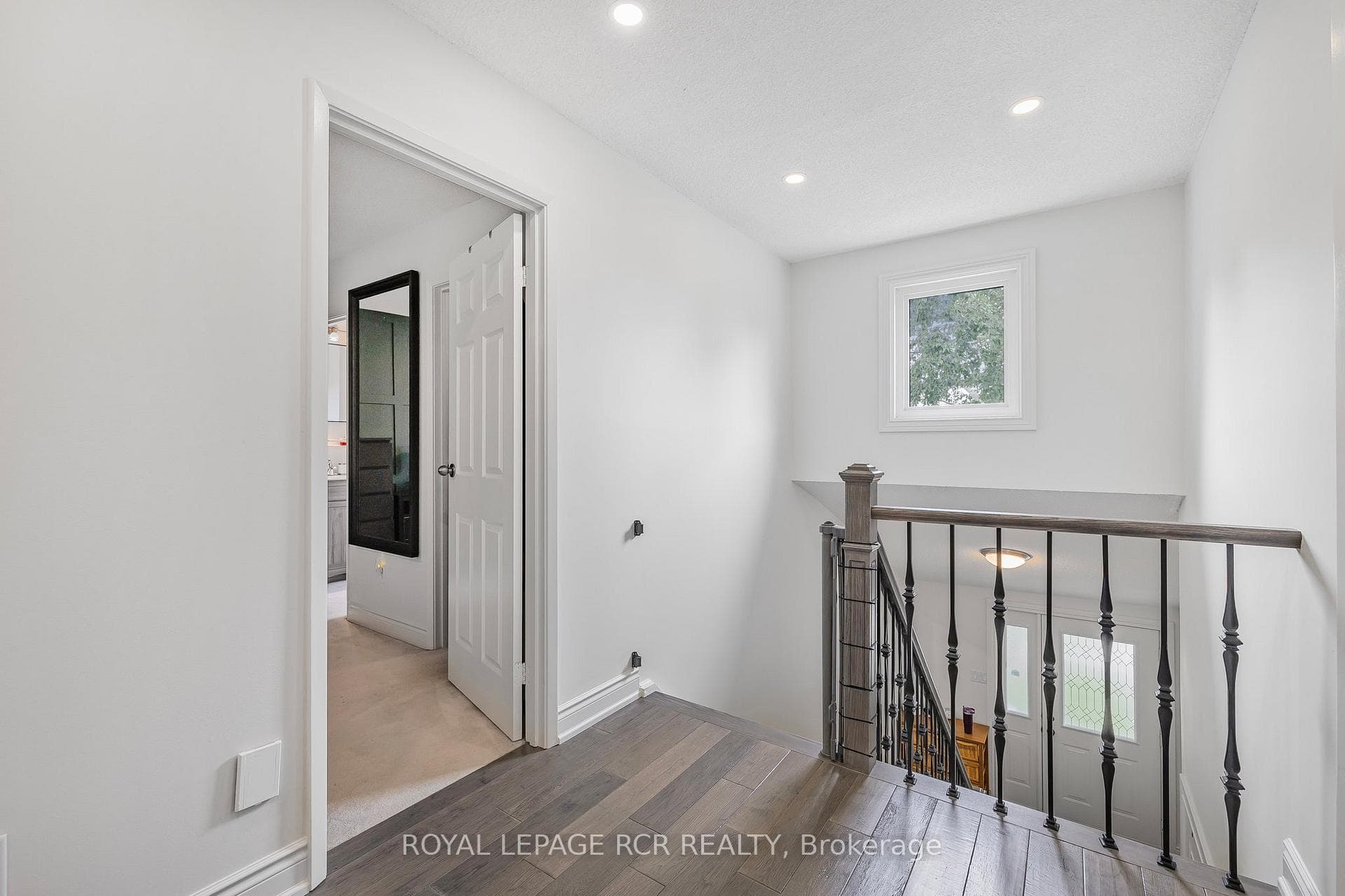 41 Howlett Avenue photo 19