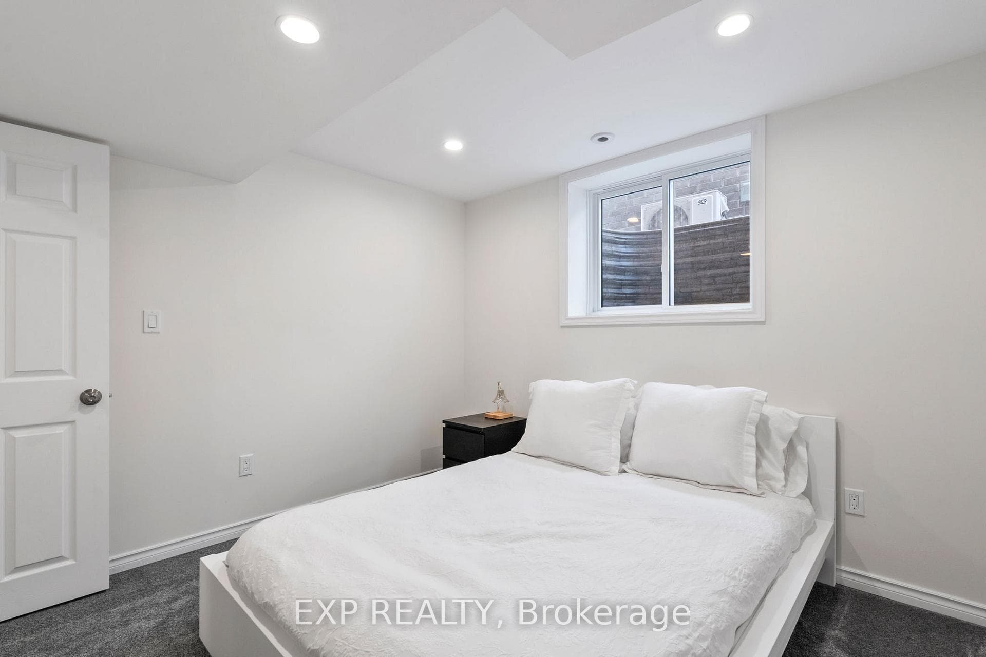 10 Ashberry Place photo 34