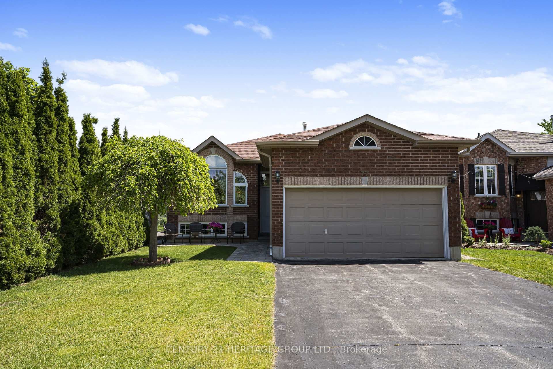 77 Hodgson Drive photo 2