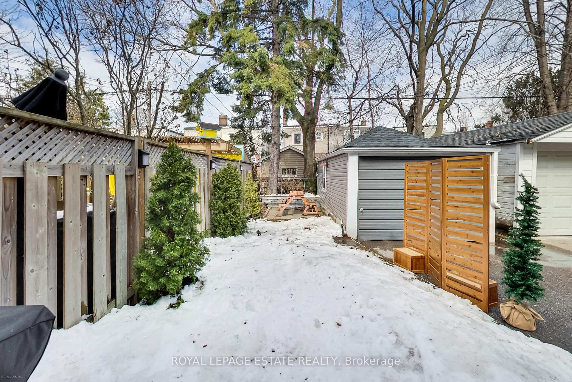 344 Springdale Boulevard photo 32