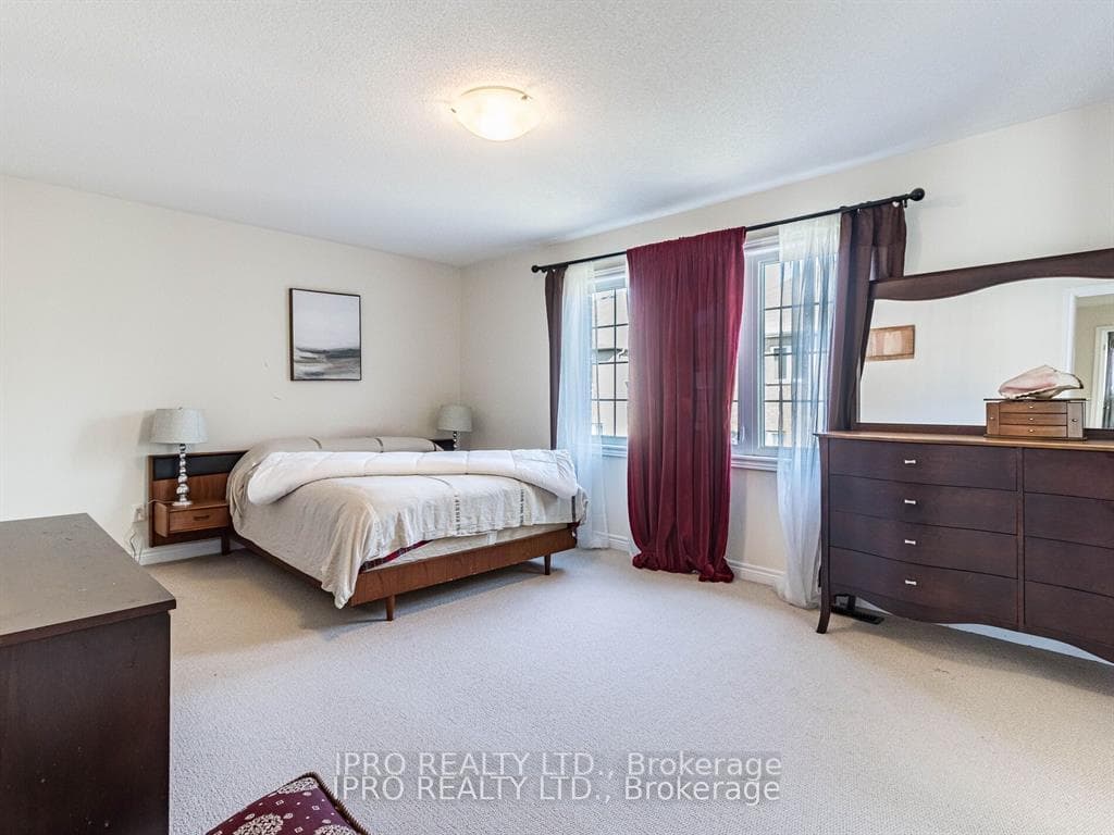 83 Pavlova Crescent photo 23