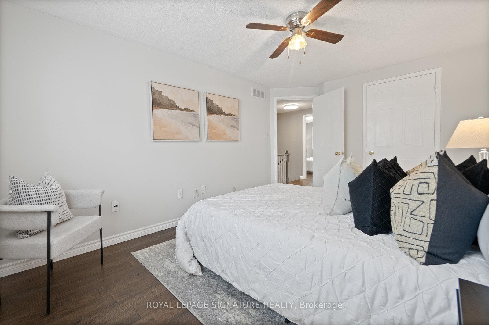 1374 Treeland Street photo 25