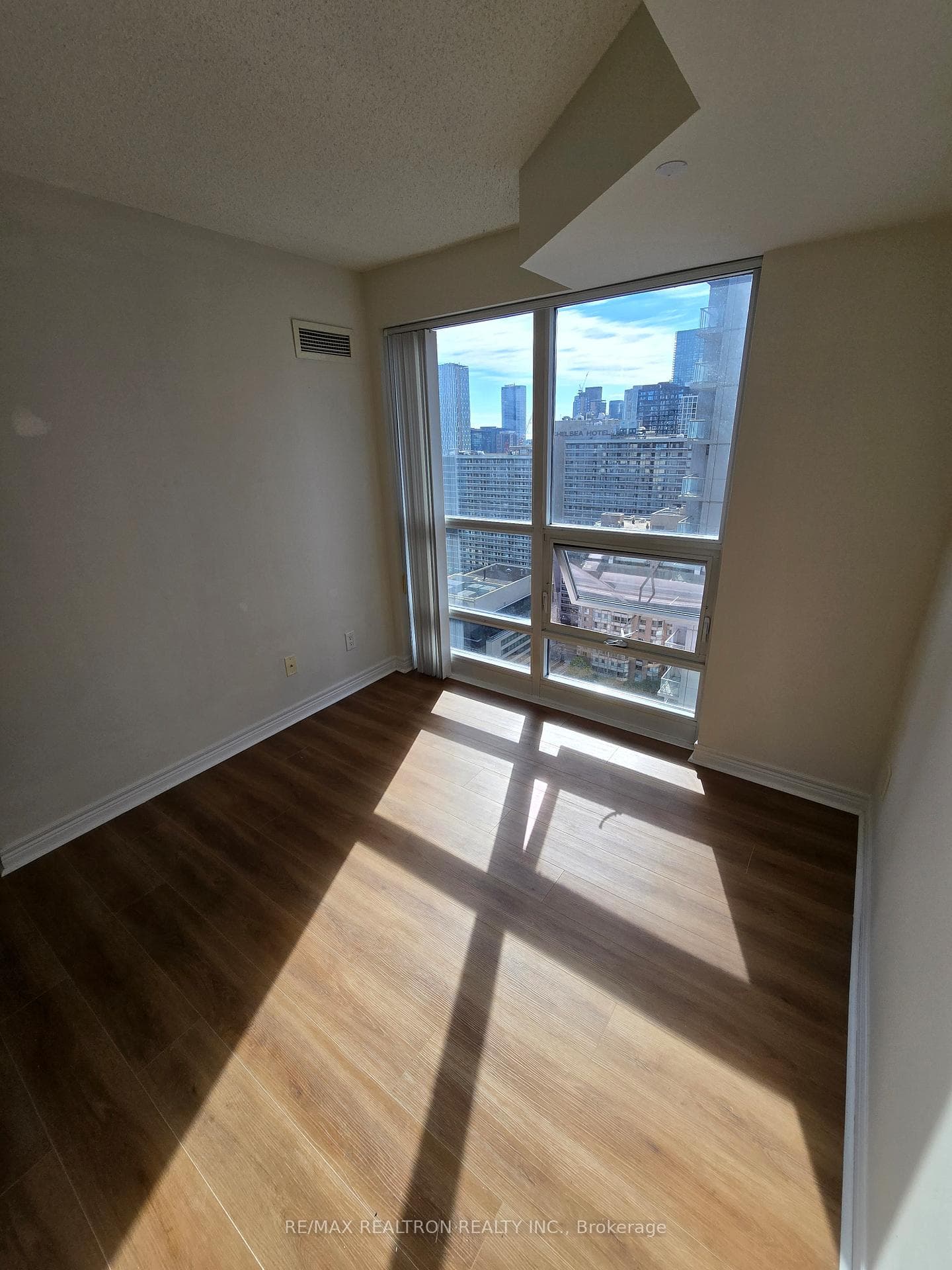 763 Bay Street Unit 2605 photo 18