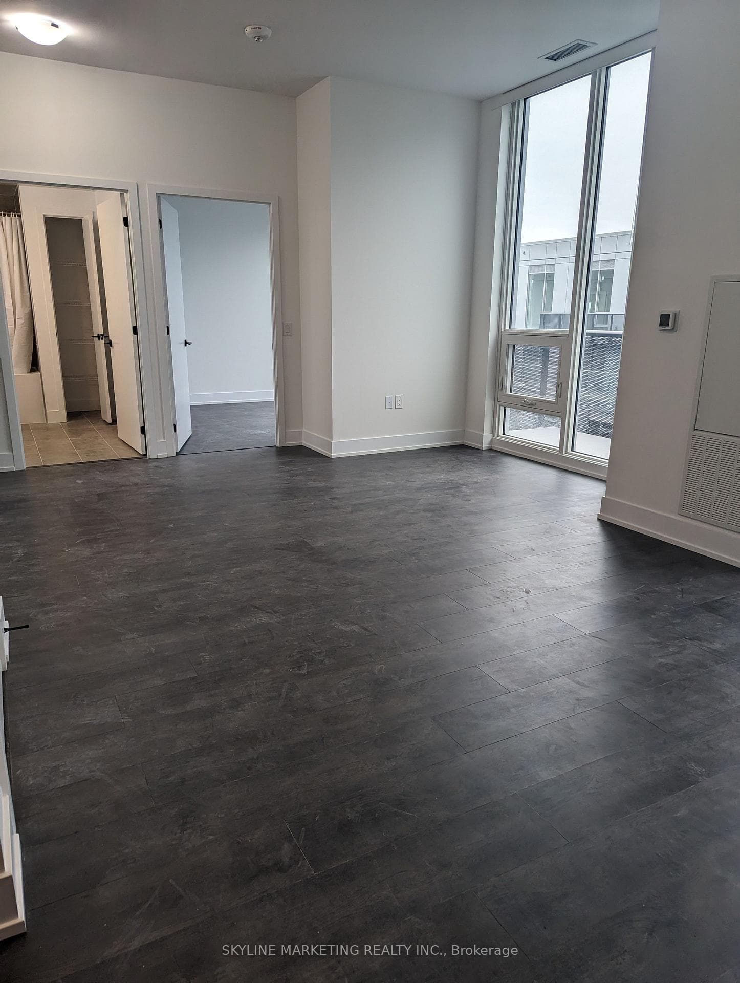 2450 Old Bronte Road Unit 817 photo 2