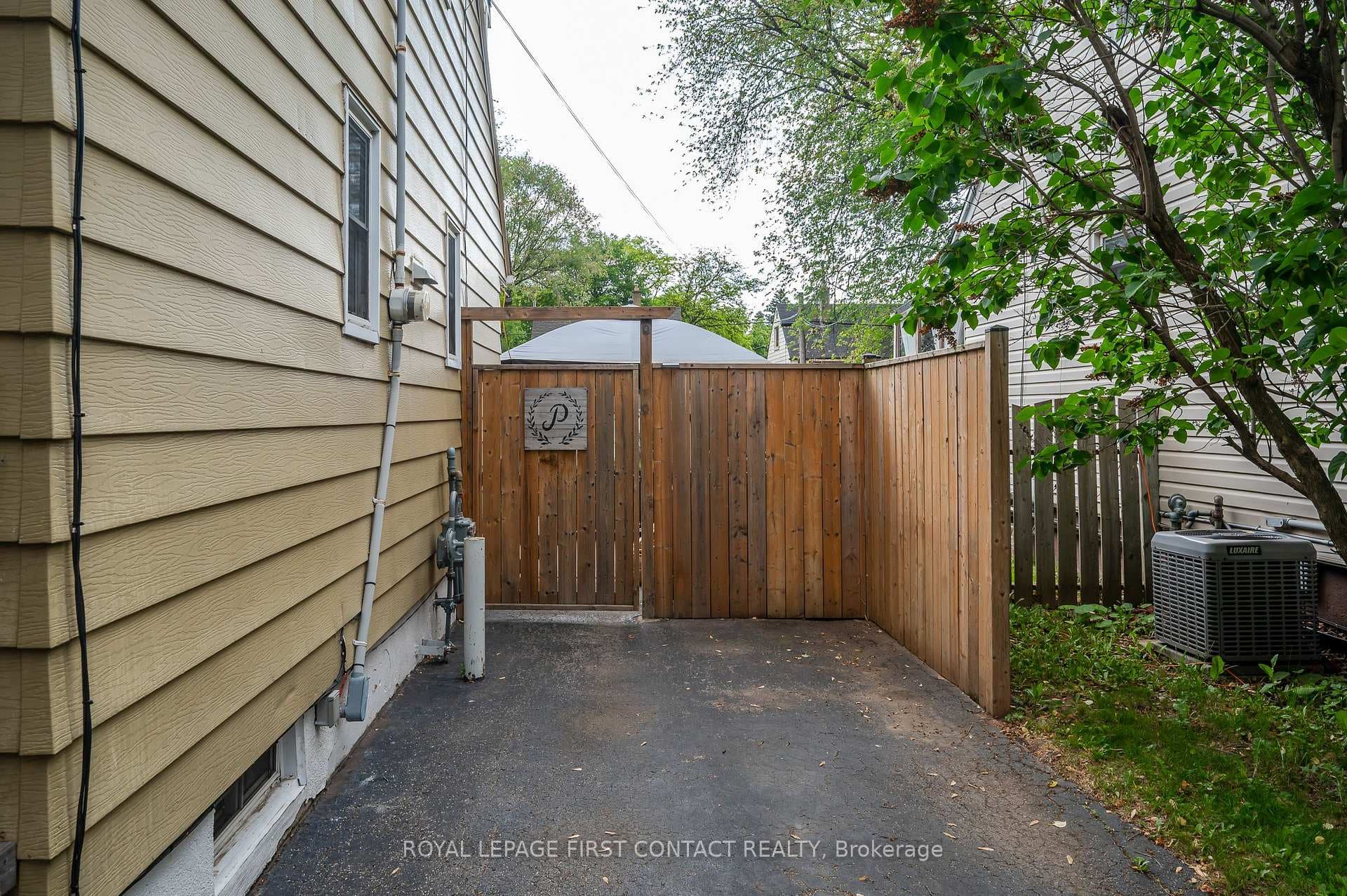 164 Adair Avenue photo 23