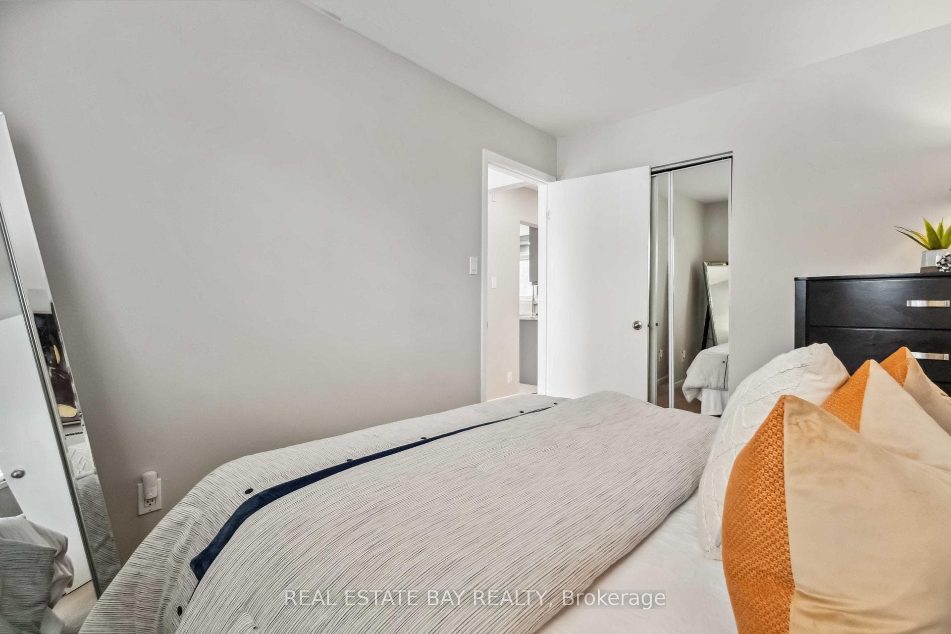 44 ANGORA Street photo 15