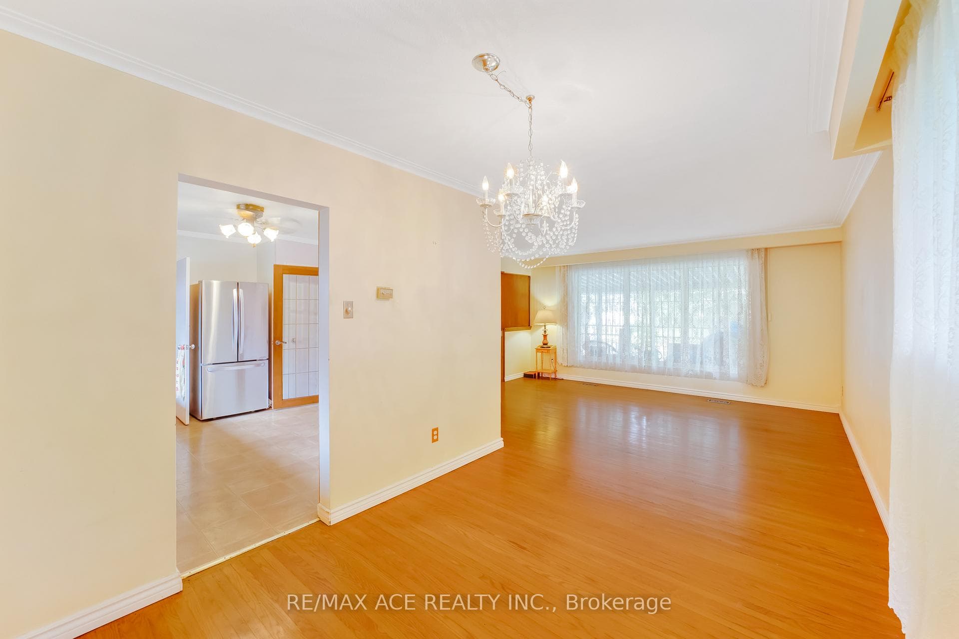 73 Erinlea Crescent photo 15