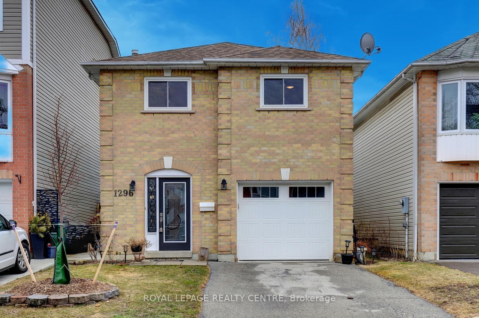 1296 Woodhill Court photo 3