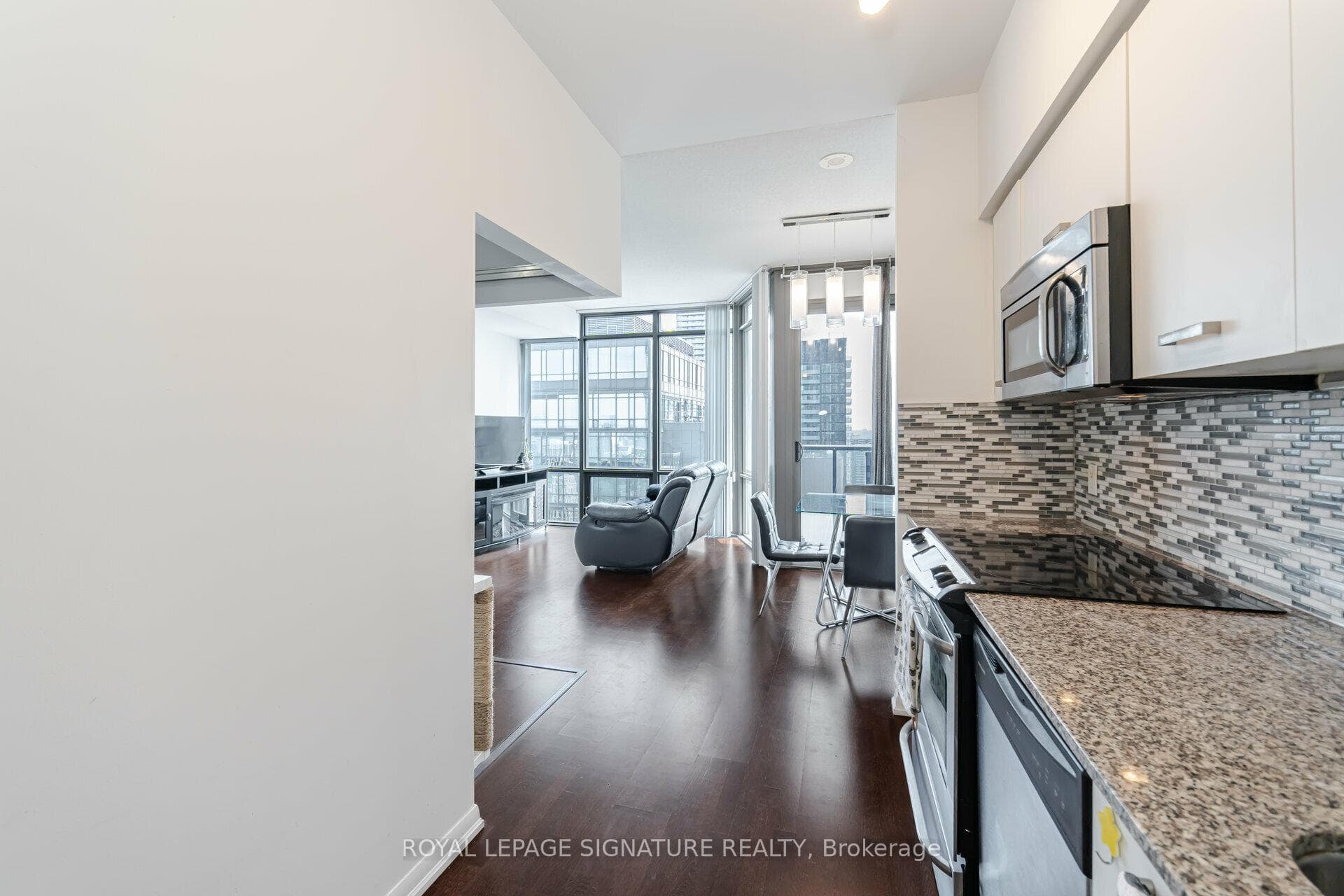 832 Bay Street Unit 3307 photo 8