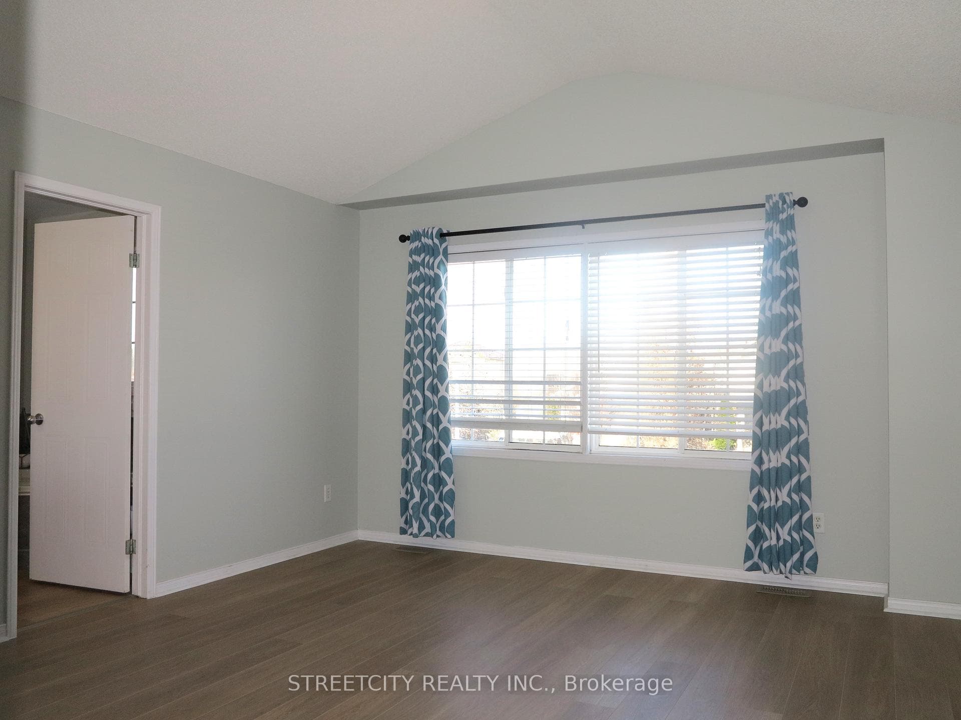 1851 Creekside Street photo 13