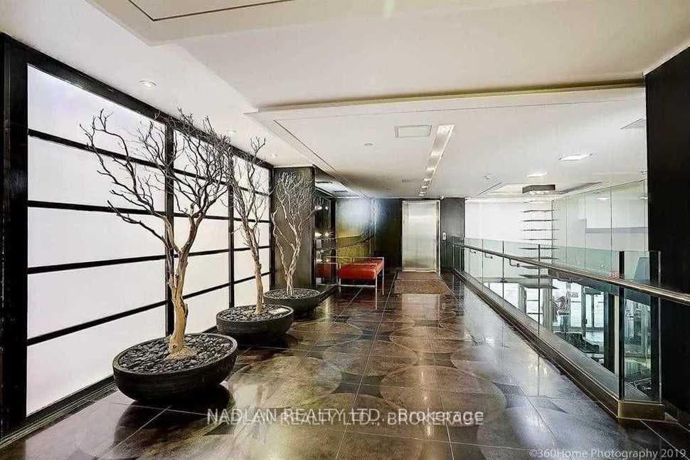 210 Victoria St. Unit 3901 Toronto