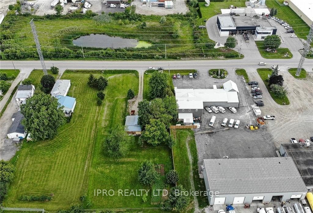 1236 Parkinson Road photo 3