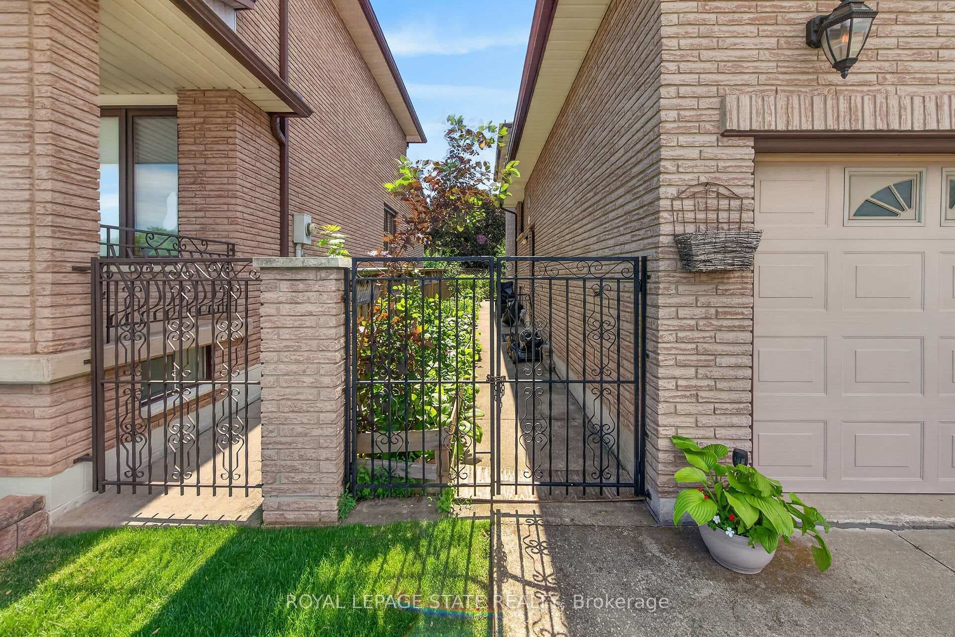 15 Ellen Avenue photo 46
