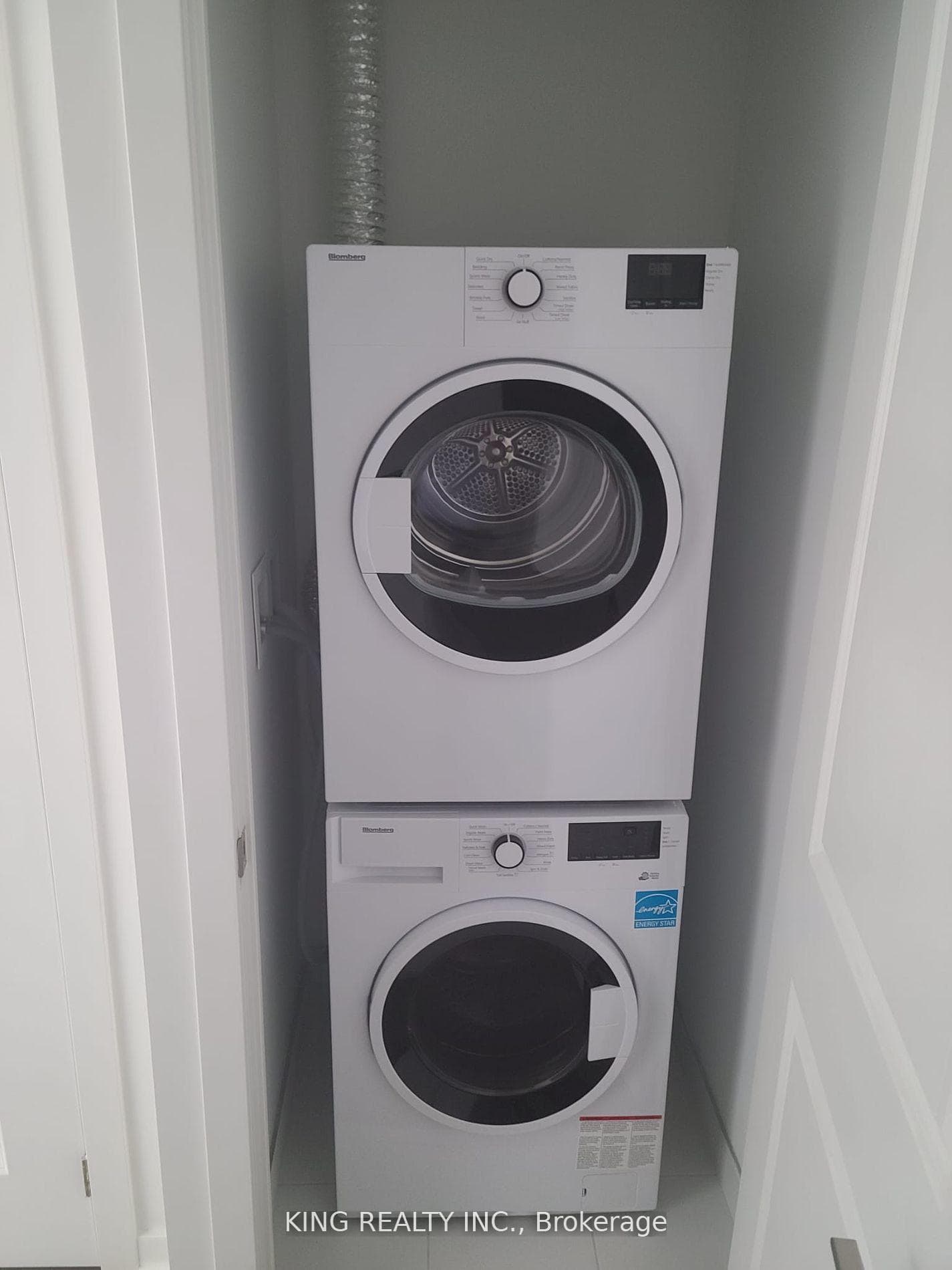 395 Bloor Street Unit 5302 photo 16