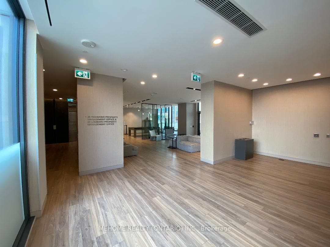 25 Richmond Street Unit 3313 photo 6
