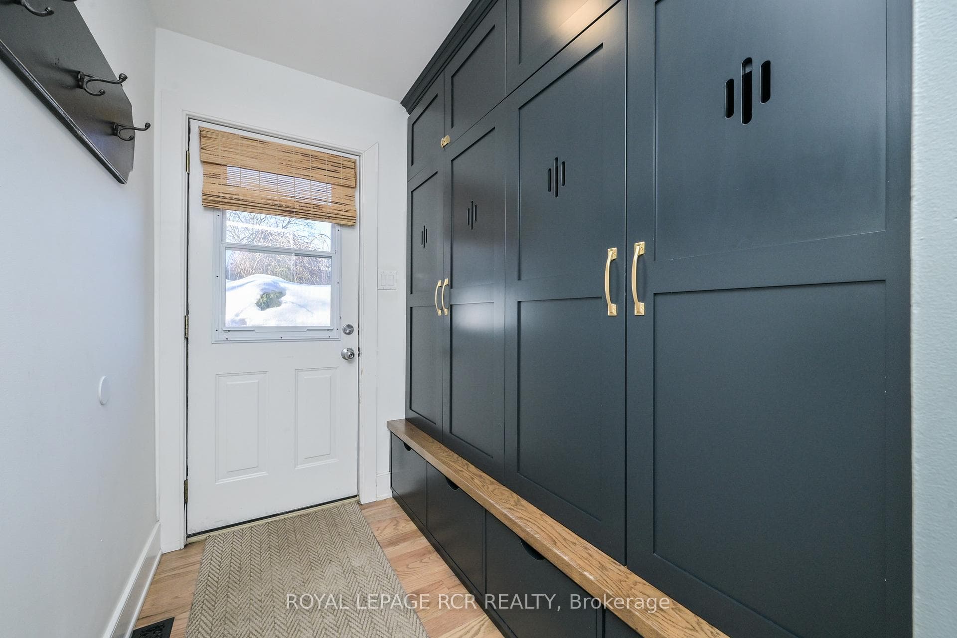 208 Kensington Place photo 16