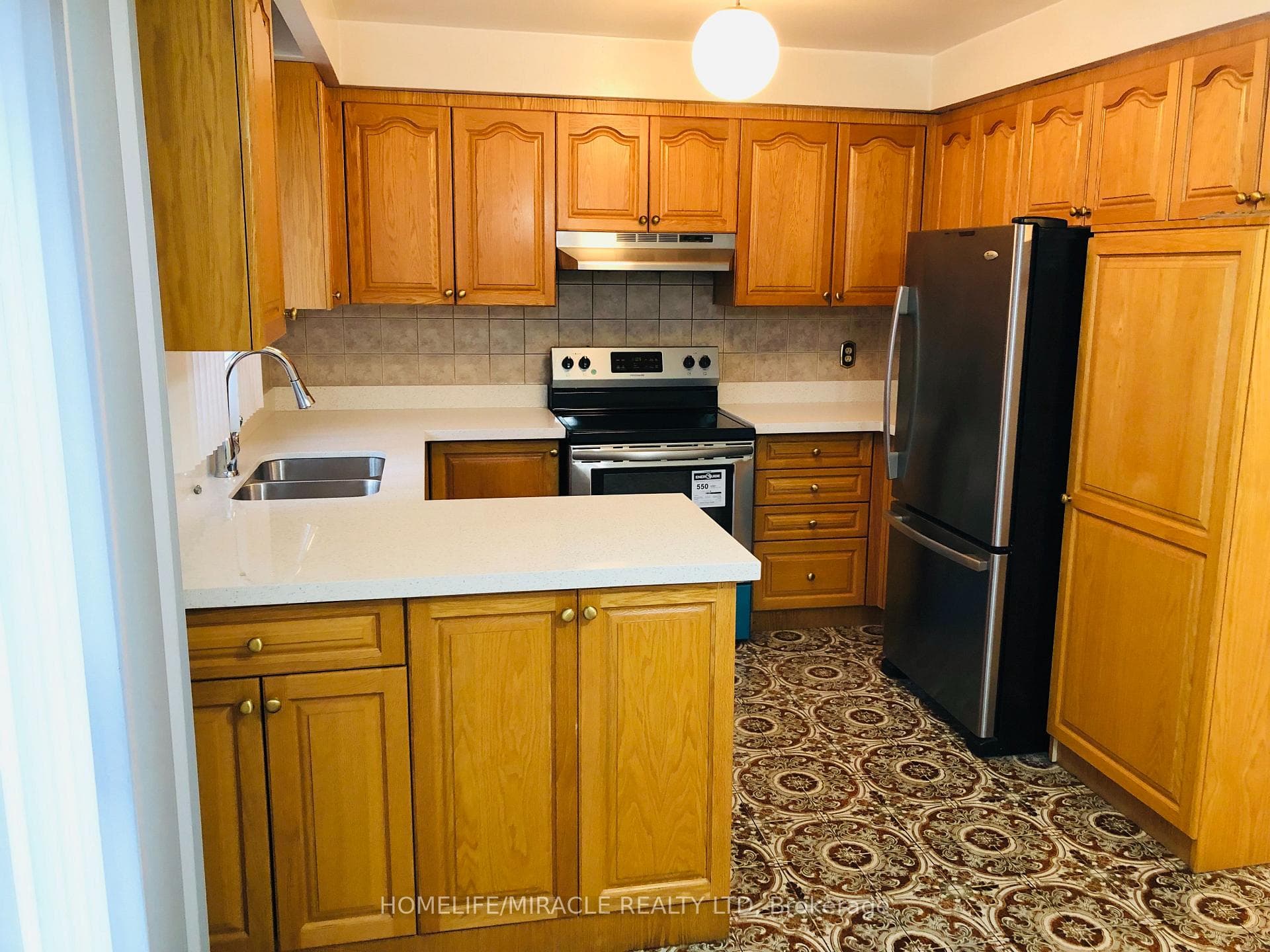 2114 Islington Avenue photo 4