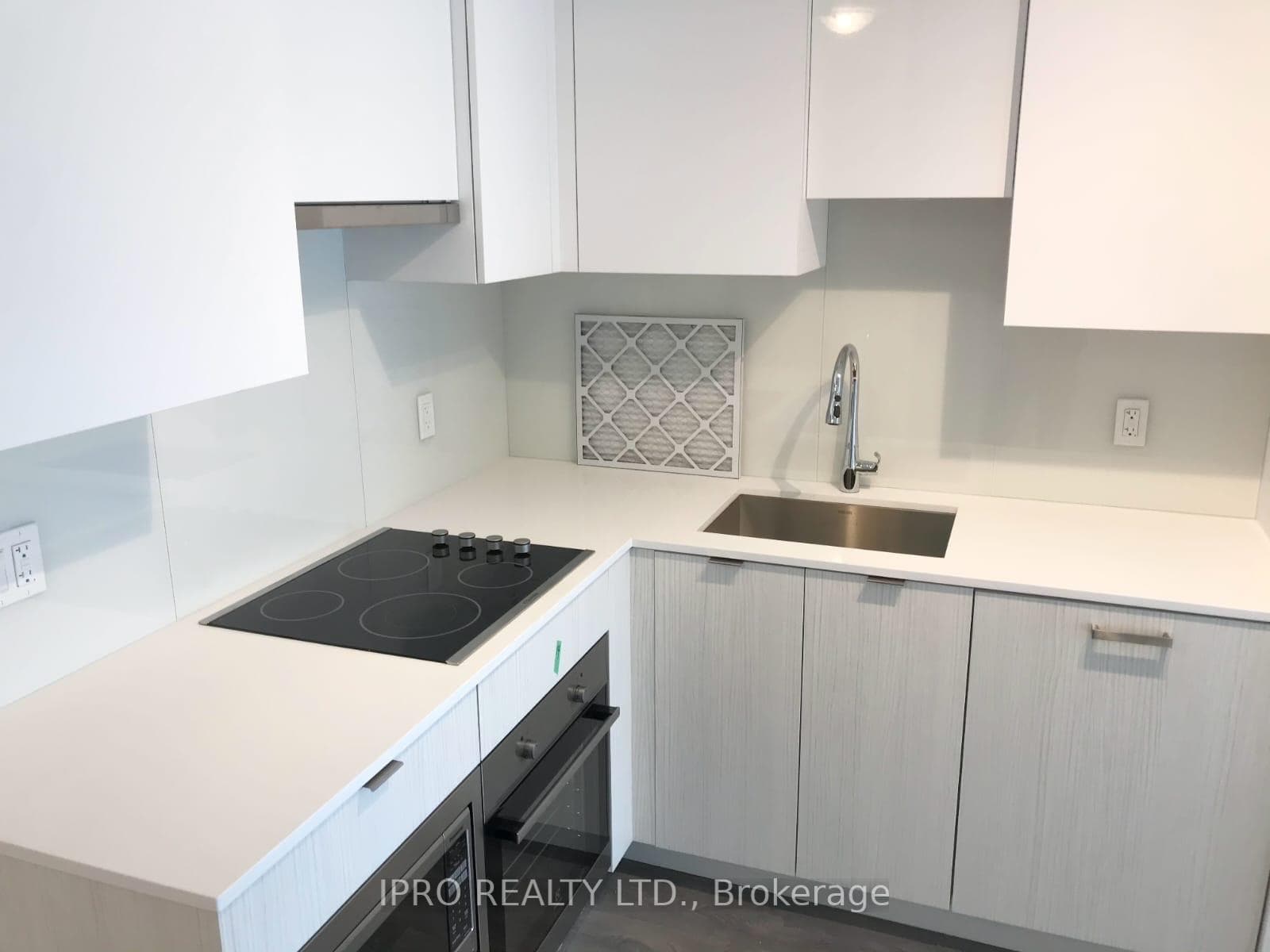 195 Redpath Avenue Unit 712 photo 5