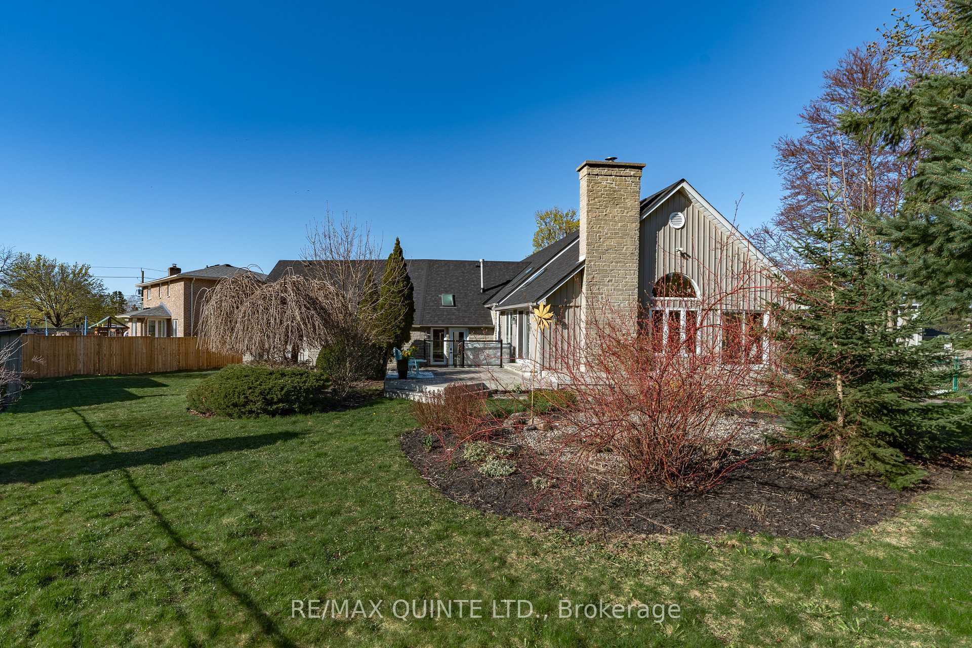 14 Thompson Court photo 40