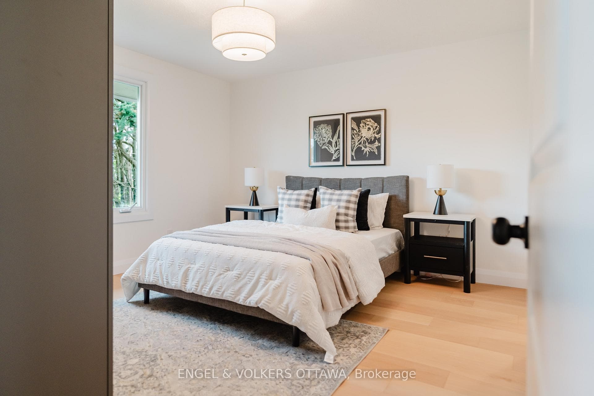 825 De Salaberry Street photo 29
