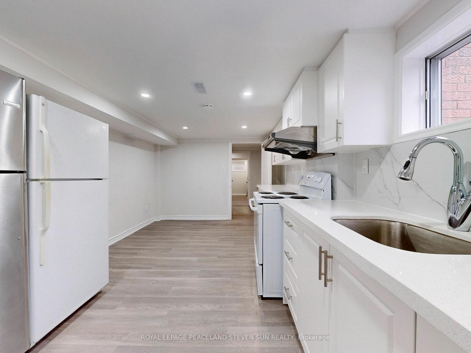 52 Bickerton Crescent photo 30
