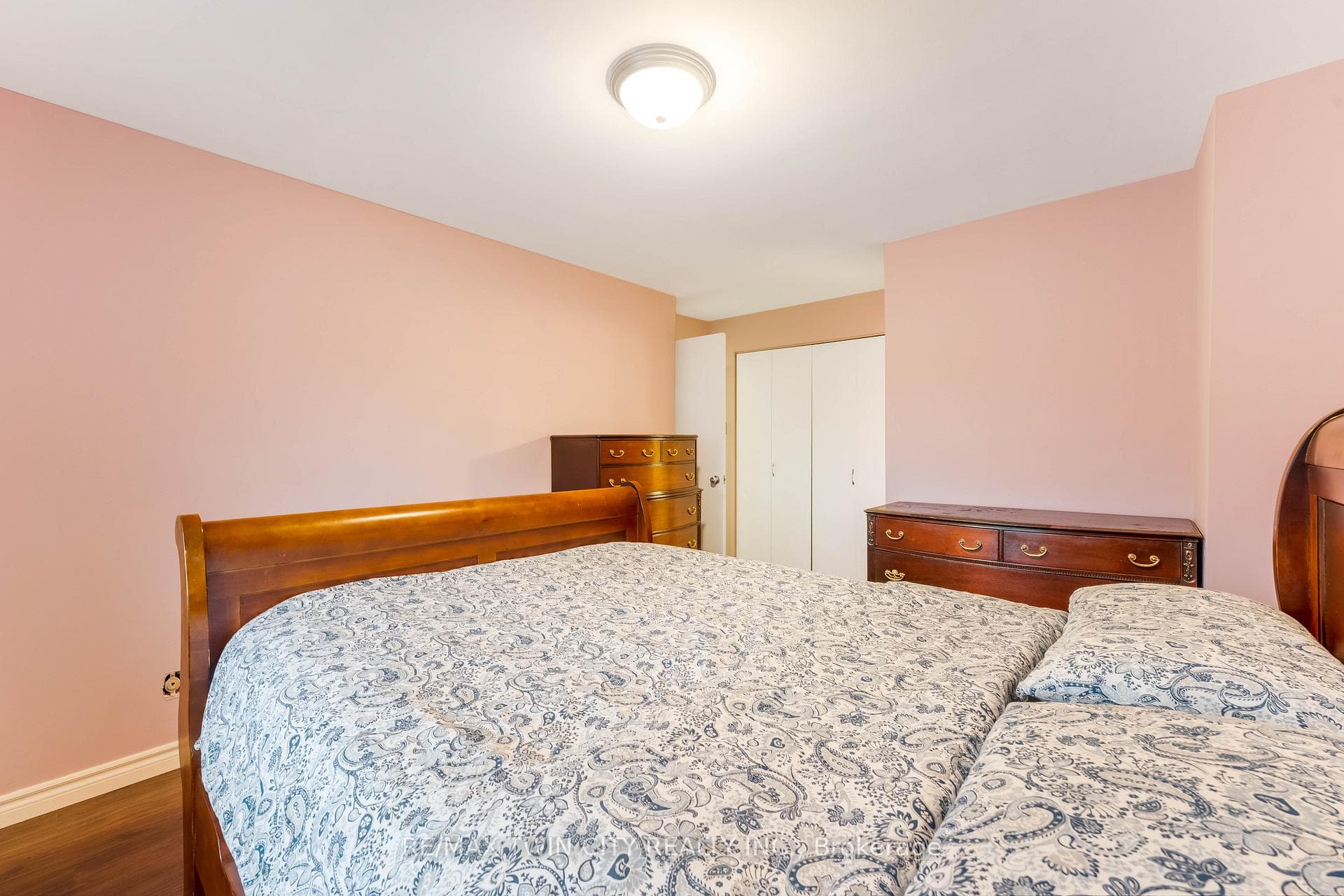 86 Overlea Drive photo 29