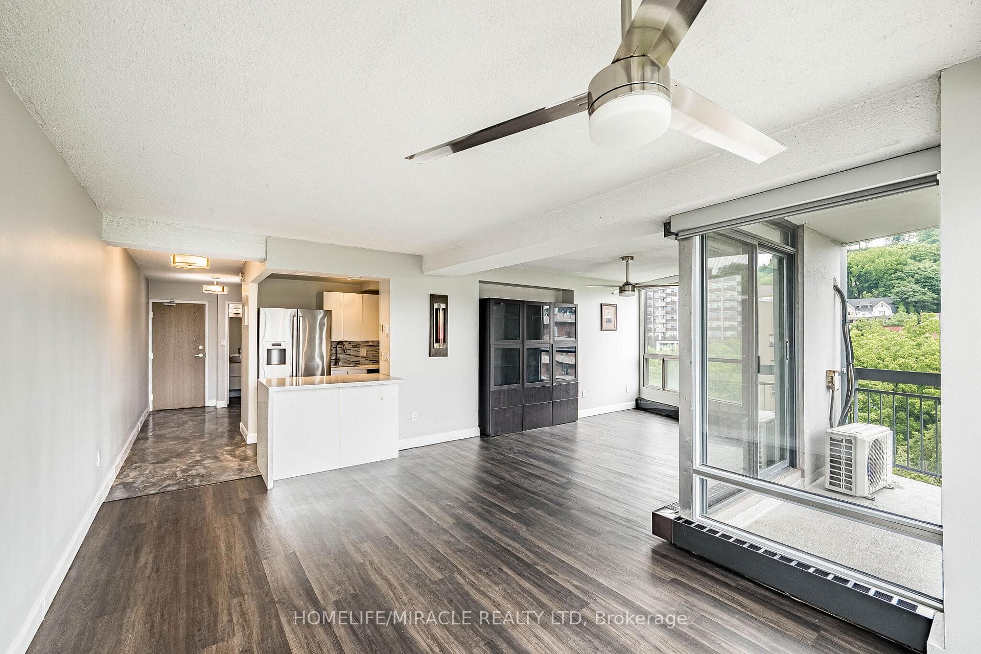 150 Charlton Avenue Unit 1408 photo 19