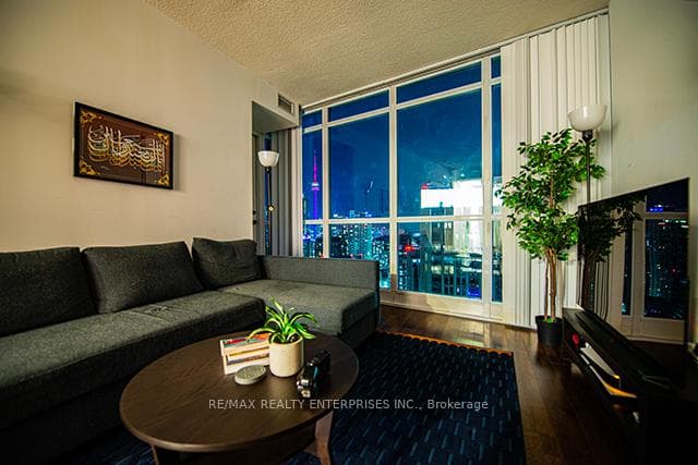 215 Fort York Boulevard Unit 3702 photo 10