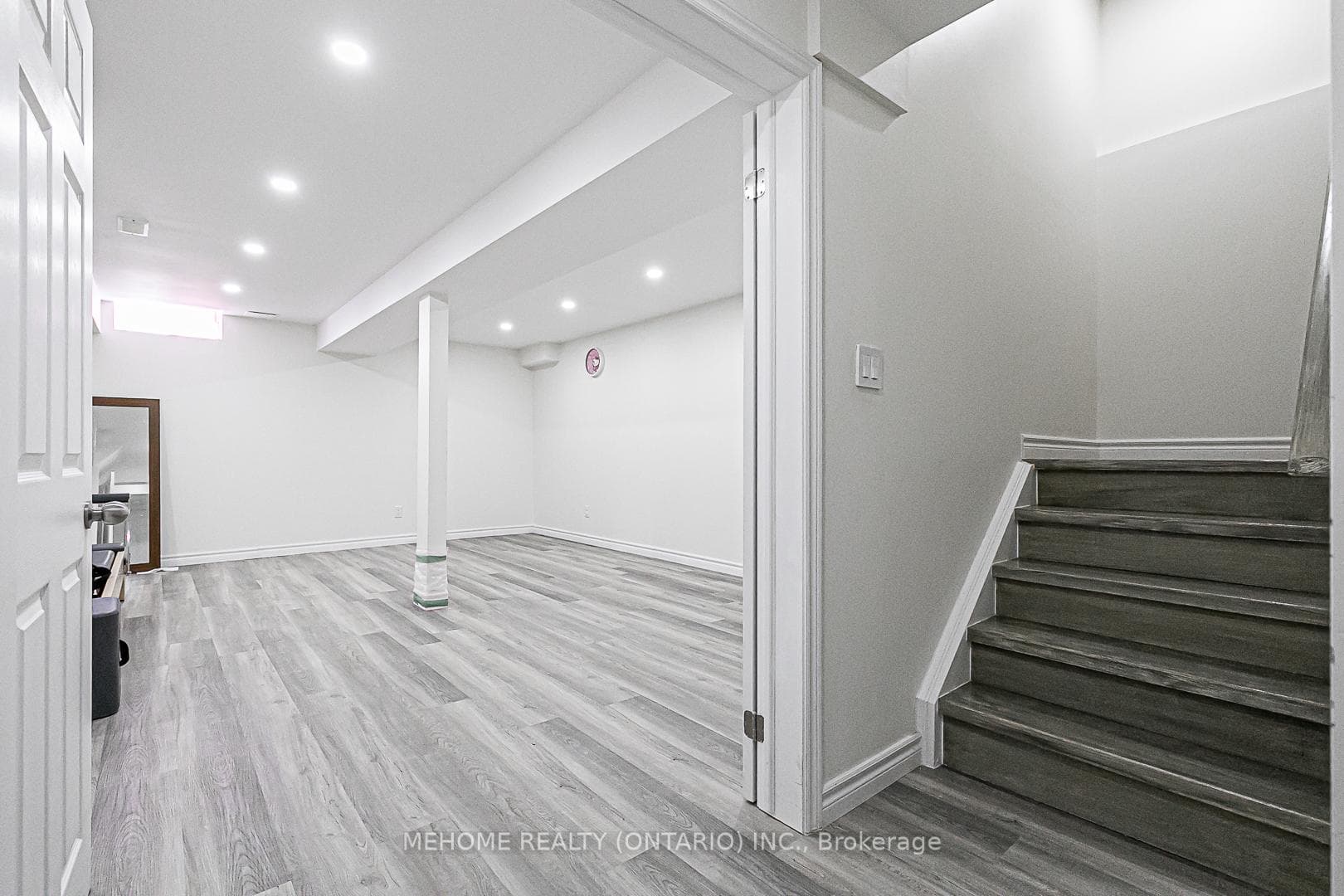 138 Memon Place photo 33