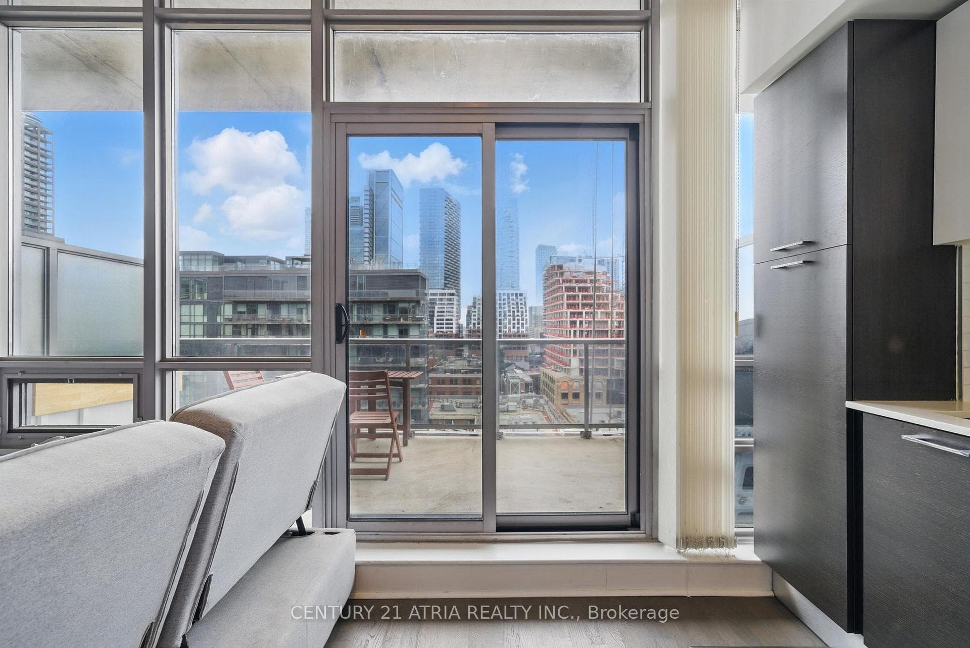 399 Adelaide Street Unit 1007 photo 9